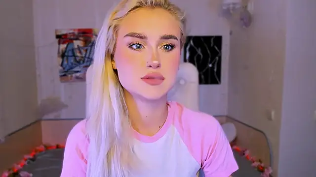 Snapshot of _Ravenaa chatting on November 24, 2025, 2:28 pm Ravenaa online show from November 24, 2025, 2:28 pm