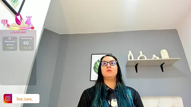 Snapshot of Soe_Lara chatting on December 1, 2025, 11:33 am Soe Lara online show from December 1, 2025, 11:33 am