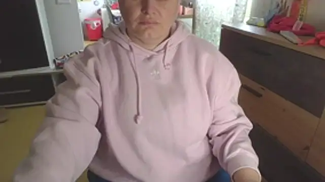 Meliss Official9 online show from April 12, 2026, 8:50 am