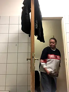 Snapshot of Meliss_Official9 chatting on October 30, 2025, 6:23 am Meliss Official9 online show from October 30, 2025, 6:23 am