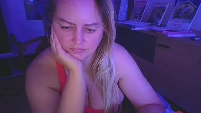 Snapshot of Meliss_Official9 chatting on November 19, 2025, 6:30 pm Meliss Official9 online show from November 19, 2025, 6:30 pm