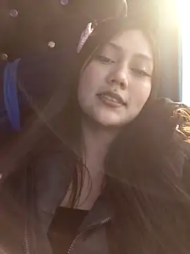 Catalehia Milk online show from December 15, 2025, 11:38 am