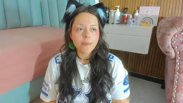 curvy rousi online show from February 28, 2026, 11:43 am