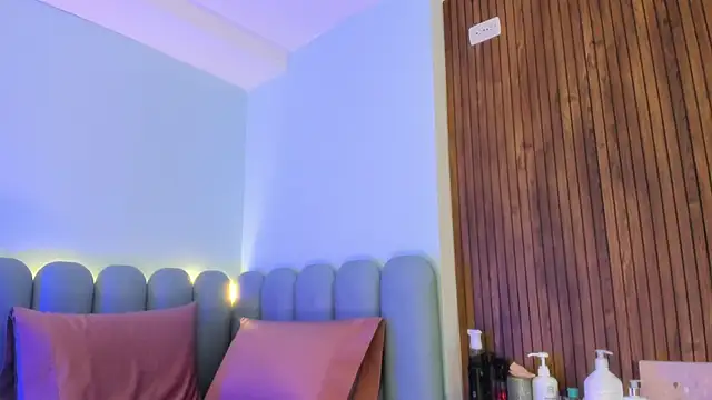 curvy rousi online show from February 22, 2026, 11:45 am