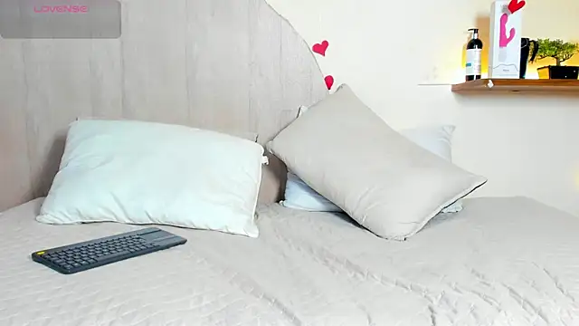 Valeria07  online show from March 7, 2026, 8:47 pm