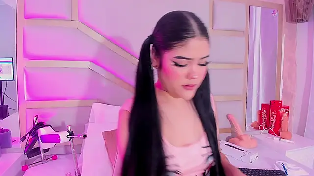 Snapshot of dollsweety chatting on November 10, 2025, 10:26 pm dollsweety online show from November 10, 2025, 10:26 pm