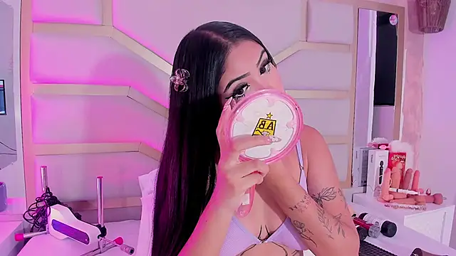 Snapshot of dollsweety chatting on November 19, 2025, 1:27 am dollsweety online show from November 19, 2025, 1:27 am