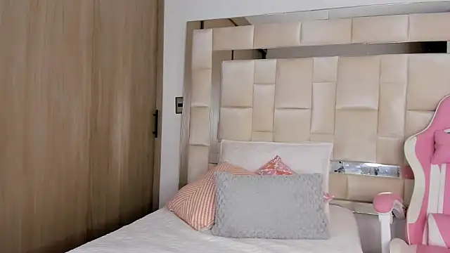 Snapshot of isabella_gomez11 chatting on January 23, 2025, 6:35 pm isabella gomez11 online show from January 23, 2025, 6:35 pm