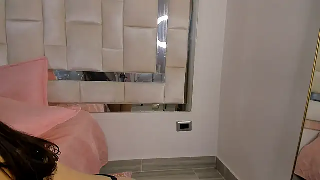 Snapshot of isabella_gomez11 chatting on February 26, 2025, 8:15 pm isabella gomez11 online show from February 26, 2025, 8:15 pm