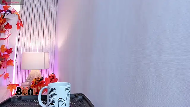 madeleine2112 online show from October 30, 2025, 6:44 am