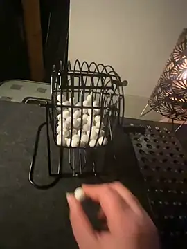 herz steht kopf90 online show from March 8, 2025, 11:49 pm