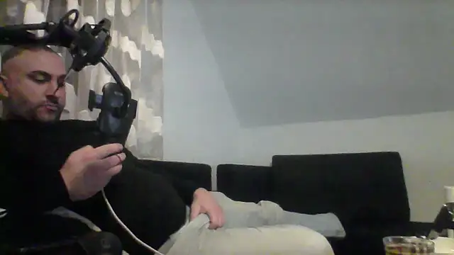 NewyorkDimi online show from November 4, 2025, 12:03 am