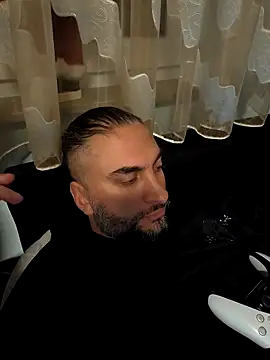 NewyorkDimi online show from December 18, 2025, 2:27 am