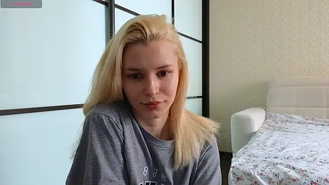 Snapshot of elsa_limerence chatting on March 3, 2025, 8:08 am elsa limerence online show from March 3, 2025, 8:08 am