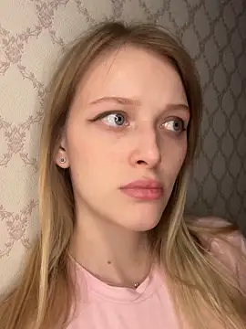 Evvie Summn1 online show from April 7, 2026, 4:20 pm