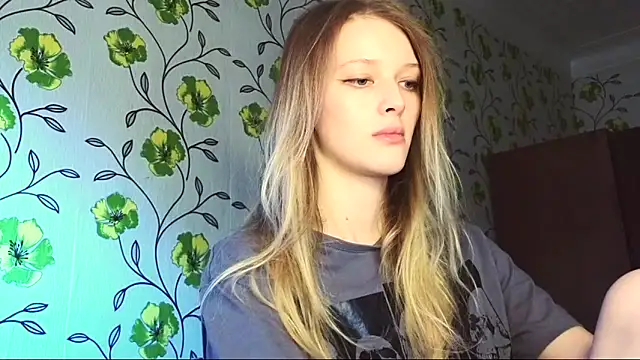 Evvie Summn1 online show from May 31, 2026, 3:34 am