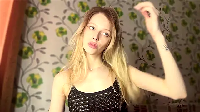 Snapshot of Evvie_Summn1 chatting on February 24, 2026, 5:19 am Evvie Summn1 online show from February 24, 2026, 5:19 am