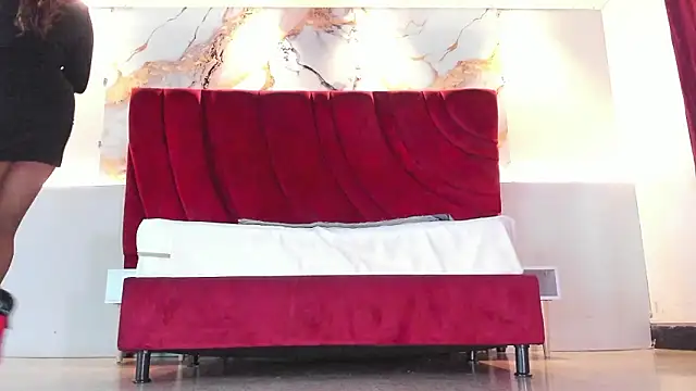 MAISE HILL1 online show from February 3, 2026, 1:16 pm