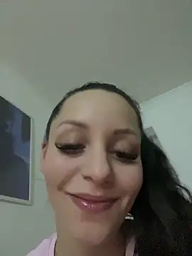 Snapshot of Chiara0102 chatting on May 5, 2026, 10:46 pm Chiara0102 online show from May 5, 2026, 10:46 pm