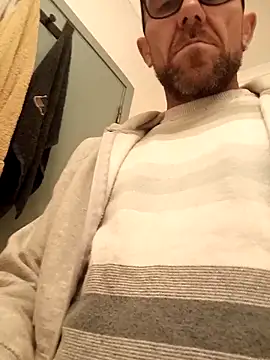 Snapshot of jonyfree1978 chatting on December 16, 2025, 7:51 pm jonyfree1978 online show from December 16, 2025, 7:51 pm