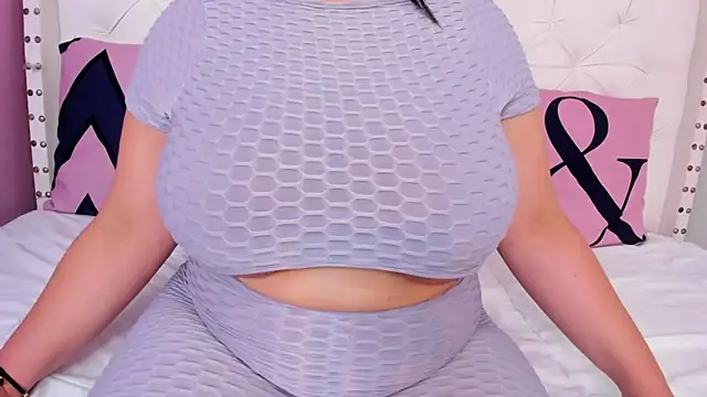 Snapshot of alice__tylor chatting on March 20, 2025, 2:42 pm alice tylor online show from March 20, 2025, 2:42 pm