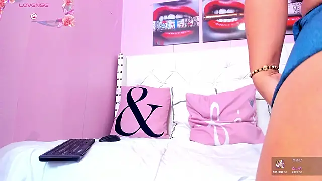 Snapshot of alice__tylor chatting on March 14, 2025, 2:52 pm alice tylor online show from March 14, 2025, 2:52 pm