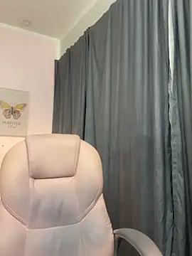 Snapshot of liss_black chatting on November 15, 2025, 3:21 am liss black online show from November 15, 2025, 3:21 am