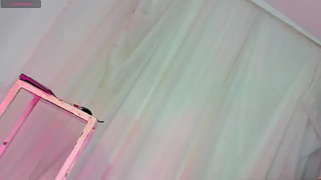 Itsme Daniela online show from March 24, 2026, 3:23 pm