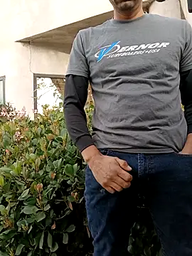 Snapshot of Enormer22c chatting on February 10, 2026, 12:09 am Enormer22c online show from February 10, 2026, 12:09 am