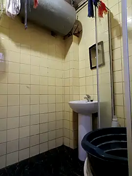 Snapshot of Polygamist chatting on October 23, 2025, 5:06 am Polygamist online show from October 23, 2025, 5:06 am