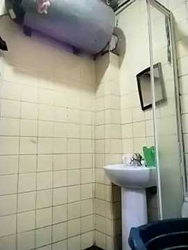 Snapshot of Polygamist chatting on November 3, 2025, 5:45 am Polygamist online show from November 3, 2025, 5:45 am