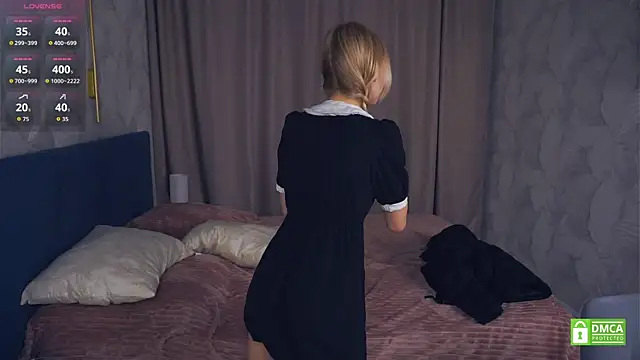 LynetBurby online show from September 25, 2025, 2:56 pm