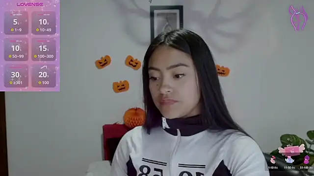 Snapshot of NatalyEscobar_lx chatting on October 4, 2025, 1:01 pm NatalyEscobar lx online show from October 4, 2025, 1:01 pm