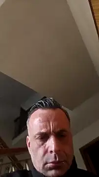 Gianlucazeis online show from March 19, 2026, 12:38 pm