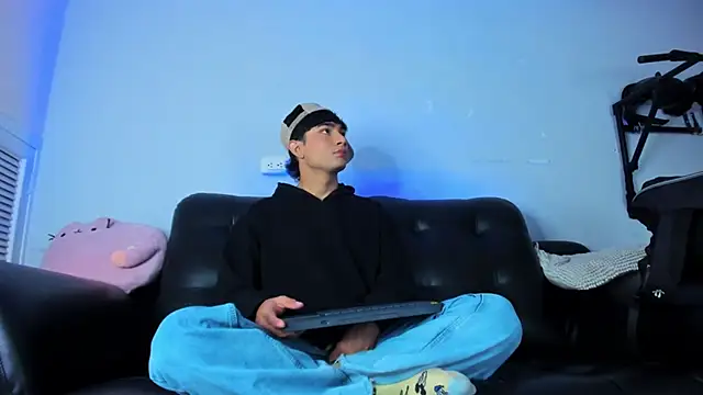 Snapshot of Boysweet_boys chatting on February 10, 2025, 9:15 pm Boysweet boys online show from February 10, 2025, 9:15 pm