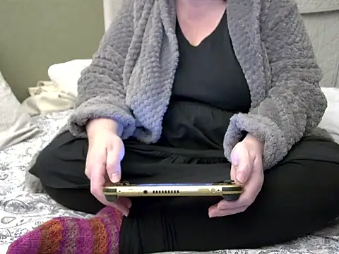 Snapshot of MarthaBriest chatting on October 28, 2025, 4:24 am MarthaBriest online show from October 28, 2025, 4:24 am