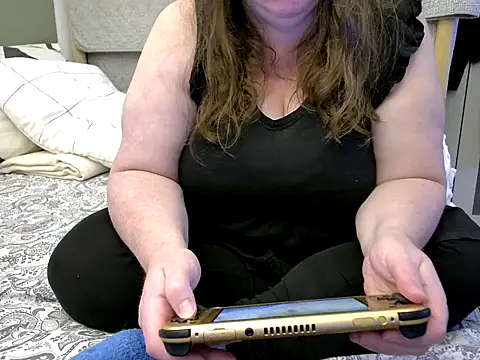 Snapshot of MarthaBriest chatting on November 6, 2025, 6:50 am MarthaBriest online show from November 6, 2025, 6:50 am