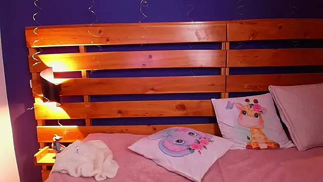 Snapshot of stefania_lerner chatting on March 7, 2025, 3:39 pm stefania lerner online show from March 7, 2025, 3:39 pm