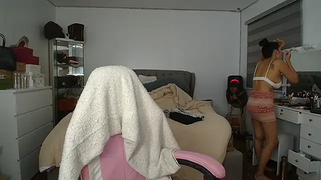 aya saki online show from October 14, 2025, 9:54 am