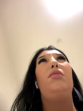 Tisha Busty online show from November 3, 2025, 1:15 pm