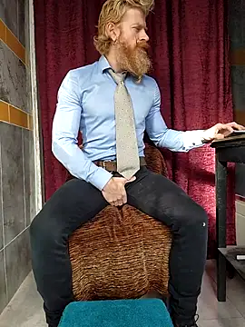 Snapshot of Gingerbeard40 chatting on December 16, 2025, 10:19 am Gingerbeard40 online show from December 16, 2025, 10:19 am