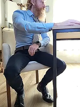 Snapshot of Gingerbeard40 chatting on December 2, 2025, 8:49 am Gingerbeard40 online show from December 2, 2025, 8:49 am