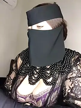 Snapshot of -Arab_milf- chatting on January 13, 2025, 6:38 am -Arab milf- online show from January 13, 2025, 6:38 am