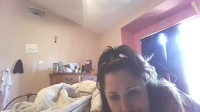 PompasPurpleriver online show from April 17, 2026, 10:23 pm