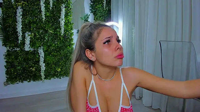 Snapshot of VivienCarter chatting on October 30, 2025, 8:50 pm VivienCarter online show from October 30, 2025, 8:50 pm