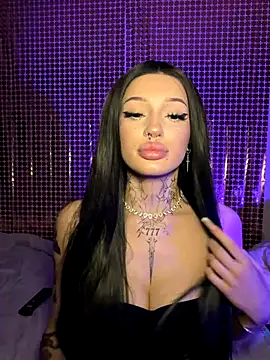 madelinexx online show from January 6, 2026, 5:39 pm