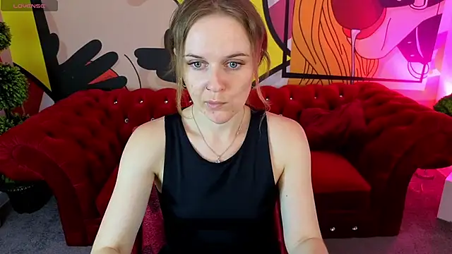 Snapshot of MaribelRiverr_ chatting on June 9, 2026, 5:19 am MaribelRiverr online show from June 9, 2026, 5:19 am