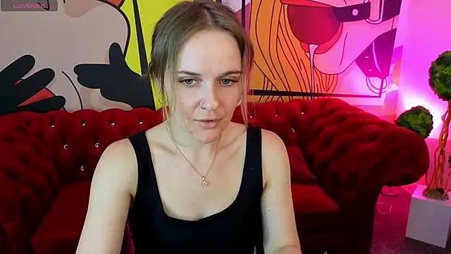 Snapshot of MaribelRiverr_ chatting on June 5, 2026, 5:23 am MaribelRiverr online show from June 5, 2026, 5:23 am