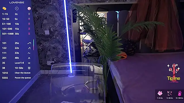 Snapshot of MaribelRiverr_ chatting on October 31, 2025, 6:43 am MaribelRiverr online show from October 31, 2025, 6:43 am