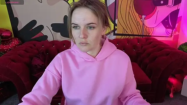 MaribelRiverr  online show from April 14, 2026, 5:34 am